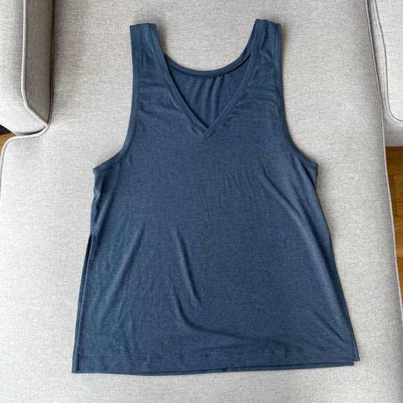 NEW BALANCE | Women's Transform Two Way Tank in Blue S - Picture 6 of 8